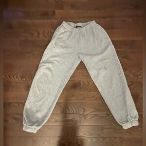 COPY - NEW BRANDY MELVILLE SWEATPANTS- LIGHT GRAY